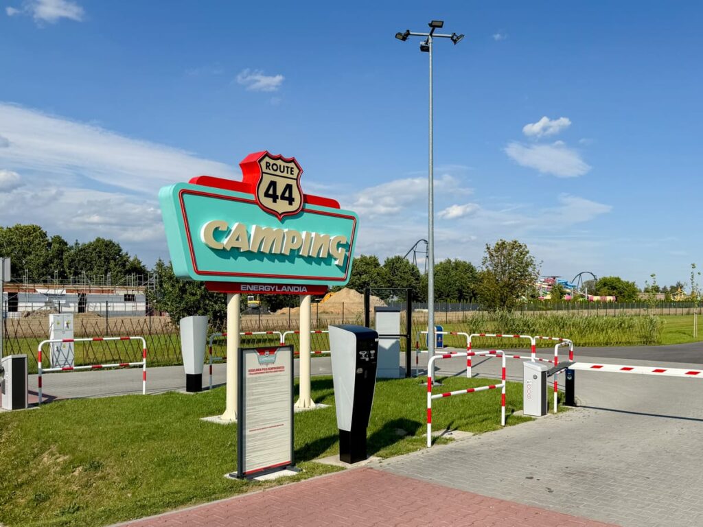 Eingang zum Campingplatz Route 44 in Zator beim Freizeitpark Energylandia