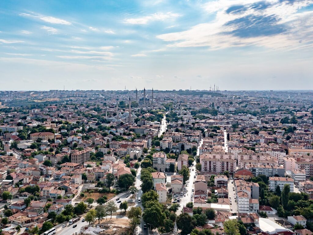 Luftaufnahme von Edirne mit Wohnvierteln