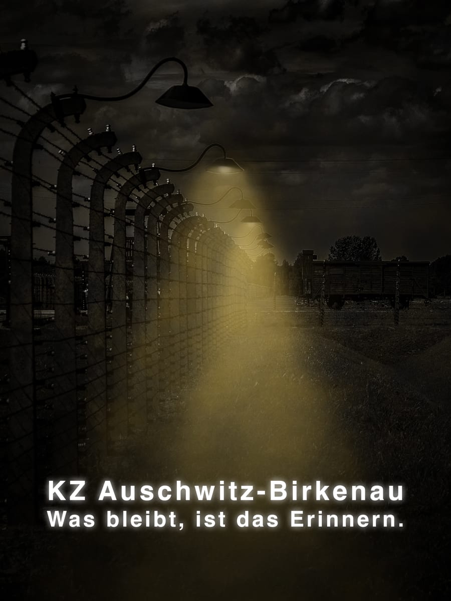 Stacheldrahtzaun in Auschwitz-Birkenau mit Licht und eingeblendetem Titel „Was bleibt, ist das Erinnern“