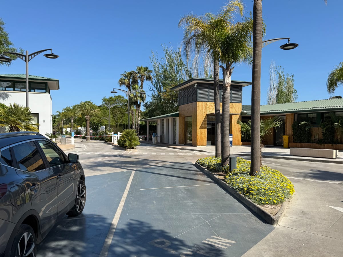 Einfahrt und Rezeption im Tamarit Beach Resort an der Costa Dorada bei Tarragona