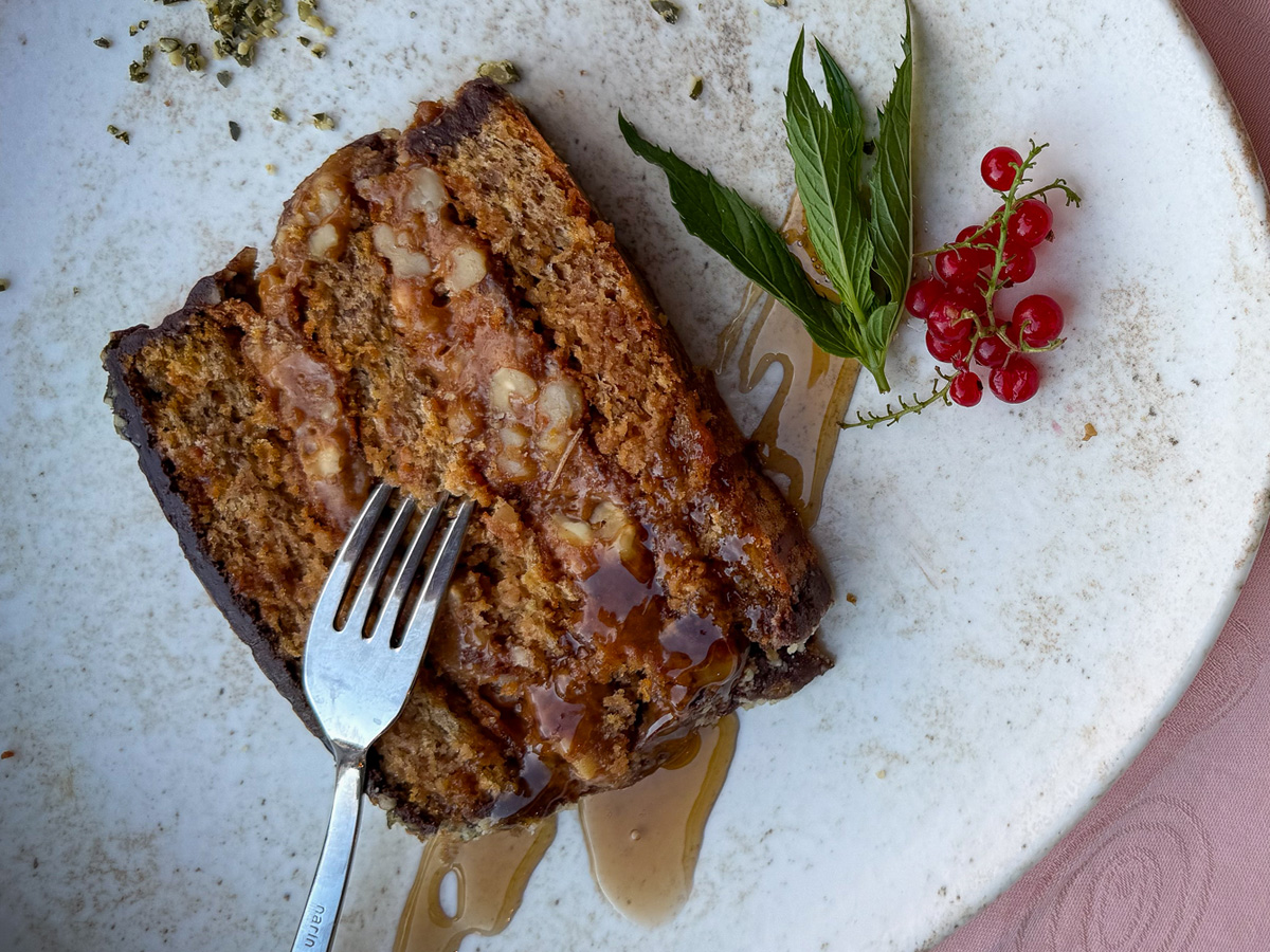 Ohrid Cake im Restaurant St. Sofija in Ohrid mit Walnussschichten und Schokoladenglasur