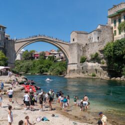 Mostar mit dem Wohnmobil – die Alte Brücke, eiskaltes Wasser und Narben, die bleiben