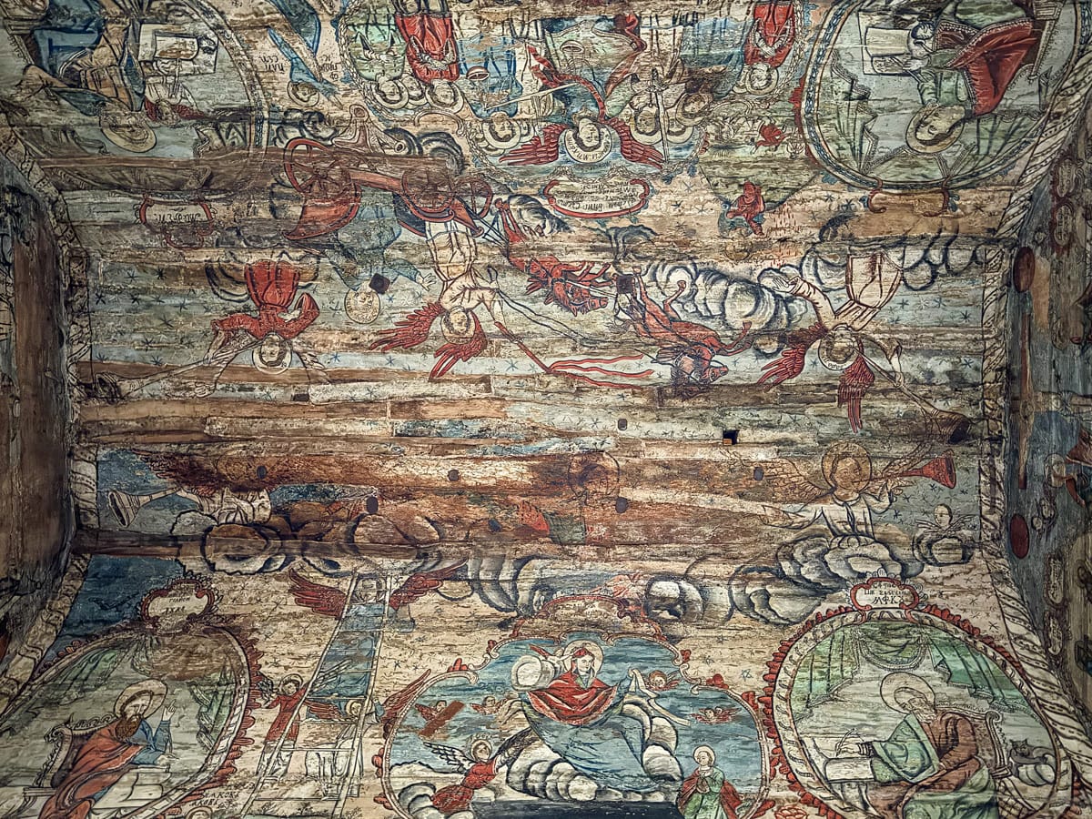 Bemaltes Holzgewölbe im Naos der Kirche Mariä Tempelgang in Bârsana