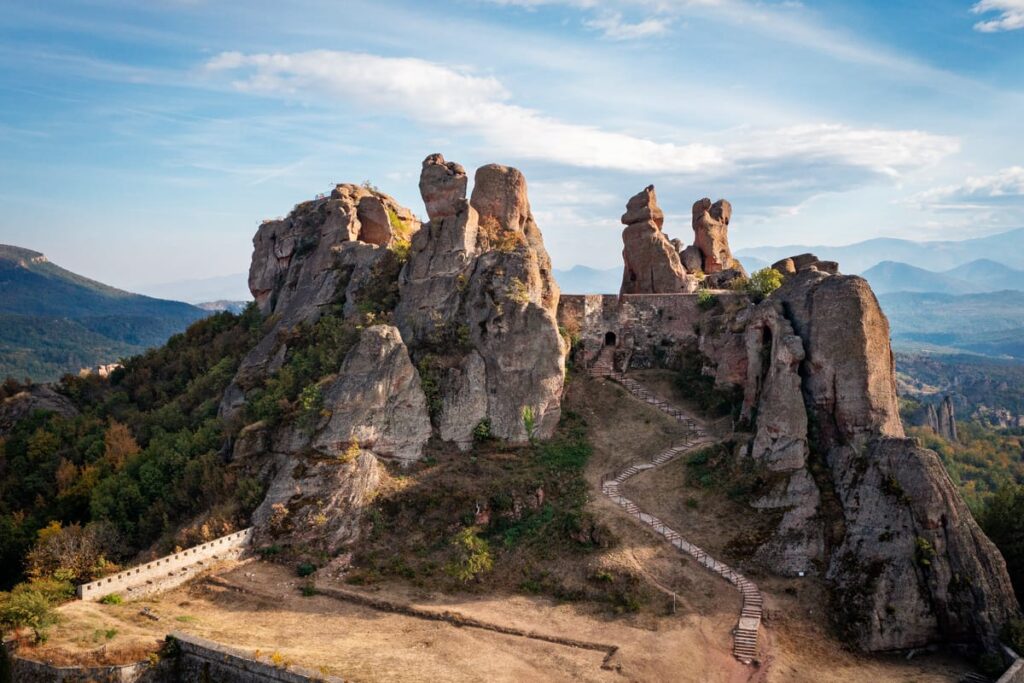 Festung Belogradtschik zwischen den markanten Felsen in Bulgarien